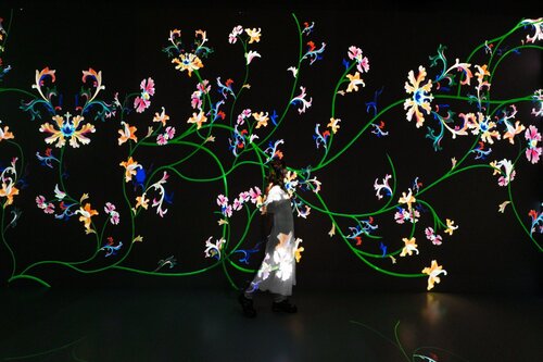 Discover the exquisite artistry of traditional Chinese patterns in architecture, ceramics, and textiles through “The Ways in Patterns: An Immersive Digital Exhibition” (til Oct13) at the Hong Kong Palace Museum. The exhibition is themed around patterns and designed to evoke a https://t.co/mILeWJKVzd