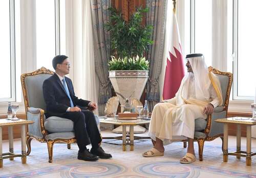 Hong Kong delegation begins high-level Middle East visit. In Qatar on the first full day of the trip (May 11), HKSAR Chief Executive John Lee met some of the country's top business leaders and government officials, including  the Amir of Qatar, Tamim bin Hamad Al Thani. Mr Lee also learnt about the latest developments of Qatar's sovereign wealth fund and exchanged views with representatives of a local financial institution. He was also joined by other delegation members on a visit to Lusail City known for its smart city urban planning and infrastructure development, and the National Museum of Qatar showcasing the country's history and rich cultural heritage.  https://www.info.gov.hk/gia/general/202505/11/P2025051100751.htm  #hongkong #brandhongkong #asiasworldcity #MiddleEast #Qatar