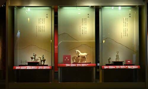 Don't miss the latest in a series of exhibitions exploring China's cultural history and Hong Kong's connection to it.🏺✨ The Hong Kong Museum of History presents “The Hong Kong Jockey Club Series: Prosperity and Magnificence – Civilisation of the Sui and Tang Dynasties in Shaanxi Province” (Apr 25 – Aug 24). It features over 165 sets of artefacts from Shaanxi and Hong Kong, bringing to life the grandeur and cultural brilliance of the Sui (581-618 AD) and Tang (618 - 907 AD) dynasties while also unveiling the ties to Hong Kong during this "golden era".🔍🌟 https://hk.history.museum/en/web/mh/exhibition/Sui-Tang-Exhibition.html  #hongkong #hk #brandhongkong #asiasworldcity #heritage