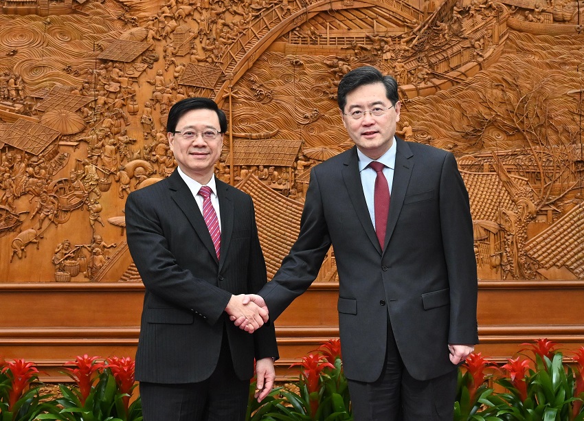 CE meets Minister of Foreign Affairs
