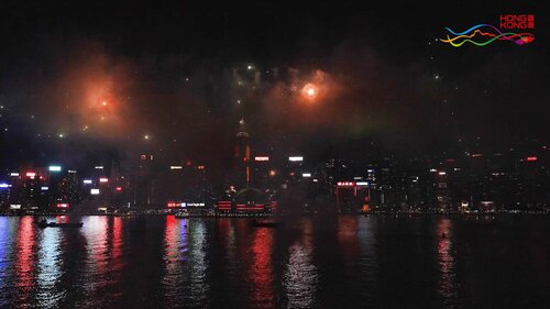 Hong Kong celebrates National Day with a dazzling fireworks display! A 23-minute fireworks extravaganza lit up the night sky on Oct 1, marking the 76th anniversary of the founding of the People's Republic of China. Huge crowds gathered on both sides of Victoria Harbour to admire https://t.co/4CQ9jJJNK7