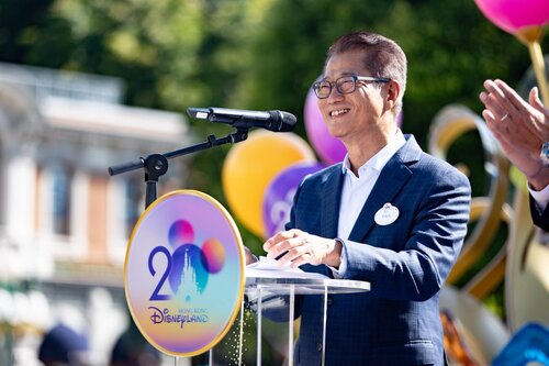 Happy Birthday Hong Kong #Disneyland! Celebrating its 20th anniversary today (Sep 12), Hong Kong Disneyland rejoiced in its achievements and looked ahead to new attractions that will keep the magic rolling in the future. HKSAR Financial Secretary Paul Chan joined the https://t.co/SsGMyrQL37