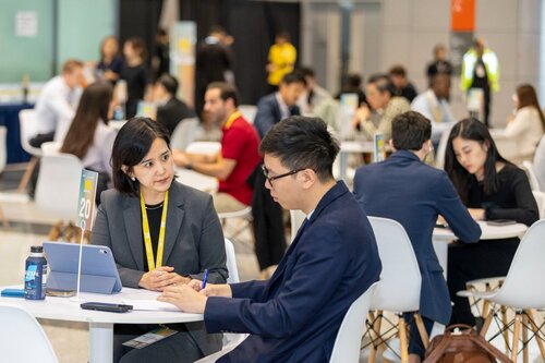 Pitch perfect!👏 Congrats to the winners of the Elevator Pitch Competition (EPIC) 2025. The flagship startup competition is a major annual innovation and technology event in Asia. The Grand Finale (Nov 7) at Kai Tak Cruise Terminal featured 100 finalists representing tech https://t.co/rHQIkPI6fx