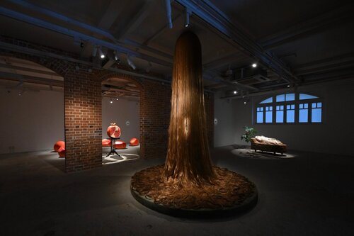 The Oil Street Art Space in North Point, better known as Oi!, is lighting up Hong Kong’s art scene with three exhibitions featuring creative works by Japanese artist Toyofuku Ryo and local talents Phoebe Hui &amp; Adrian Wong. "The Golden Realm by Toyofuku Ryo" (until Aug 17) https://t.co/gQxqajVUjL
