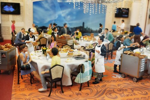 Explore mini Hong Kong! The Peak Tower is hosting the “Hong Kong: Through the Looking Glass Miniature Exhibition” (till Jun 23), taking audiences on an extraordinary journey of Hong Kong through exquisite craftsmanship. The miniature art exhibition features 24 miniature artworks https://t.co/15lG4EPspc
