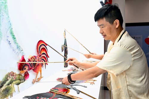 Discover the rich heritage of #Hakka culture at the ninth "Genesis and Spirit - Treasures of Nature · Extraordinary Hakka" exhibition at Hong Kong Central Library (till July 1)! This immersive showcase features nearly 40 intangible cultural heritage (ICH) treasures from Jiangxi https://t.co/N6clIJtWT2