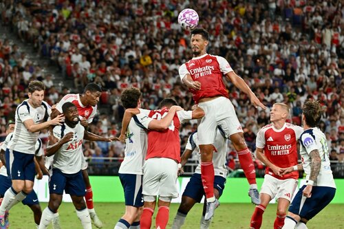 Derby day delight! Hong Kong was swept up in football fever last night (Jul 31) as a record crowd of 49,975 fans packed the Kai Tak Stadium for a historic North London derby between fierce rivals Tottenham Hotspur and Arsenal, with Spurs prevailing 1-0 thanks to a stunning https://t.co/NQLvV92TNu
