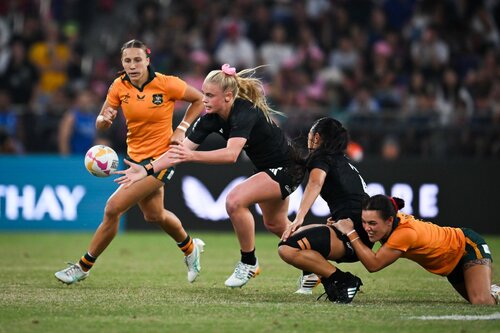 Hong Kong Sevens’ Golden Jubilee Ends on a High. The Hong Kong Sevens celebrated its 50th anniversary by welcoming over 113,000 fans from Hong Kong and around the world to Kai Tak Sports Park for a spectacular tournament (Apr 17-19).   South Africa emerged victorious by defeating https://t.co/REZm8fXVrK