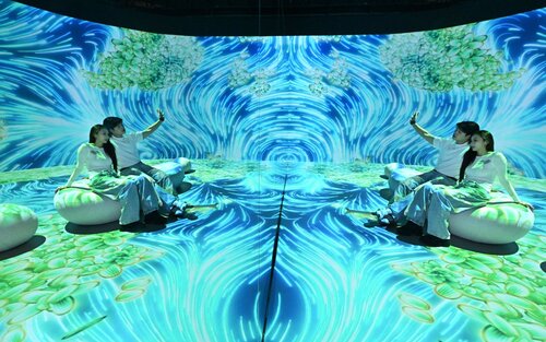 Immersive Hong Kong @ Wuhan  The 9th stop of the Immersive Hong Kong roving exhibition, themed "Hong Kong – Where the World Looks Ahead" (Apr 30 - May 10) has opened in Wuhan, Hubei Province. Come and enjoy a line-up of immersive interactive art-tech installations, naked-eye 3D https://t.co/KP1URFA0MU