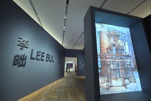 Step into Lee Bul’s imaginative worlds! “Lee Bul: From 1998 to Now” (Mar 14-Aug 9), a special exhibition at M+ co-organised with Leeum Museum of Art in Seoul, Korea, brings together more than 200 works tracing the evolution of one of Asia’s most influential contemporary artists. https://t.co/JO6O4kyN6L