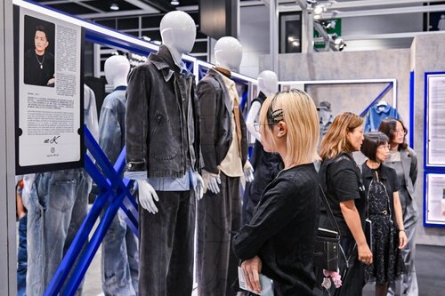 Fashion in focus! The 11th edition of #CENTRESTAGE is underway at the Hong Kong Convention and Exhibition Centre (til Sep 5). This year’s fair gathers around 270 brands from 24 countries and regions, delivering more than 40 spectacular events, including a record-breaking 30+ https://t.co/Q9AzM20wUv