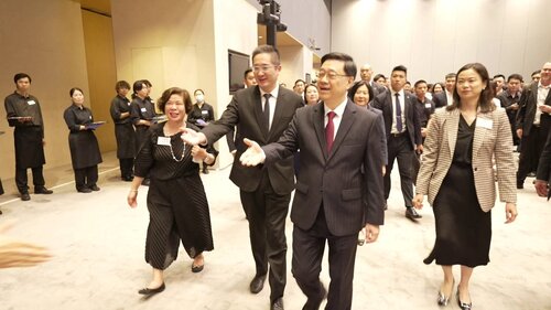 Welcome to business opportunities in Hong Kong! Nearly 350 senior representatives from Mainland China and overseas companies attended a reception hosted by Invest Hong Kong on June 24. The reception not only expressed appreciation to the new entrepreneurs and investors, but also https://t.co/CEvTDtoeRY