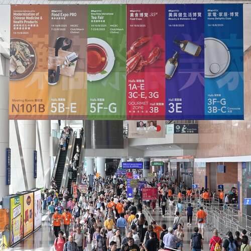 Taste of success!🍽️🎉 Foodies flocked to the Hong Kong Convention and Exhibition Centre for the 35th Food Expo (Aug 14-18), which together with Food Expo PRO, Beauty & Wellness Expo, Home Delights Expo and Hong Kong International Tea Fair featured some 1,890 exhibitors from 36 countries and regions and welcomed over 500,000 visits in total. Prominent themes at this year's event included halal products, food and health brands targeting the "silver economy" and food science technology, creating significant business opportunities for buyers and suppliers as well as a vibrant shopping destination for public visitors.   #hongkong #brandhongkong #asiasworldcity #megaevents #megaHK #cosmopolitanlifestyle #foodexpo