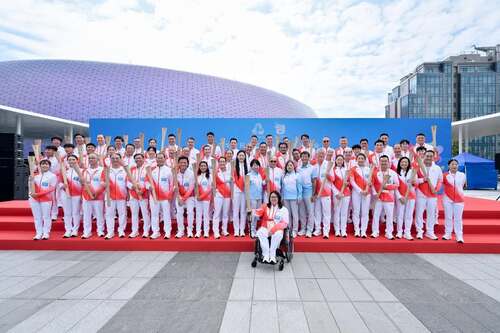 Lighting up the Games🔥! The torch relay for the 15th National Games was held yesterday (Nov 2) to welcome the landmark sporting event, jointly hosted for the first time by Guangdong, Hong Kong, and Macao. The Hong Kong leg of the relay featured 50 athletes and representatives of various sectors, starting from the Central Government Offices in Tamar and finishing at Kai Tak Sports Park Central Square where the last torchbearer, Hong Kong fencer Kaylin Hsieh, lit the cauldron🤺. The National Games open on Nov 9 with a flame-gathering ceremony bridging the torch relay and the lighting of the main torch. https://www.info.gov.hk/gia/general/202511/02/P2025110200473.htm  #hongkong #brandhongkong #asiasworldcity #dynamic #nationalgames