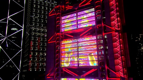 新年快樂！🎉大批市民與旅客於1月1日於中環遮打道行人專用區，參與跨年倒數活動並欣賞音樂光影匯演；多區亦有節慶活動，迎接2026年。🎊香港於2025年在舉辦體育娛樂活動上取得理想成果，包括3月開幕的啟德體育園，在新一年將準備迎接多項精彩的大型體育及娛樂盛事，吸引更多旅客到訪。祝願2026年充滿正能量、關愛和平安！🌟  影片：香港旅遊發展局 Discover Hong Kong  #香港 #香港品牌 #亞洲國際都會 #活力澎湃 #盛事之都 #盛事香港 #新年