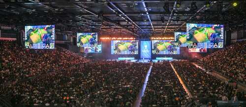 電競熱潮席捲全城！🎮🔥LCK Cup Finals首次衝出韓國，移師香港舉辦，一連兩日在啟德體藝館盛大上演（2月28日至3月1日）。恭喜Gen.G (GEN)在總決賽中以3比0擊敗BNK FEARX (BFX)奪冠。🏆👏這場盛事不僅展現了香港舉辦世界級電競賽事的實力，同時鞏固了香港在國際電競舞台上的地位，為本地電競發展注入新動能！🌟  #香港 #香港品牌 #亞洲國際都會 #活力澎湃 #盛事之都 #盛事香港 #LCKCup #電競