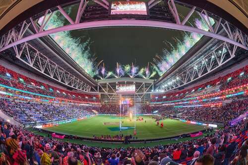 Pearl of the Orient shines bright! Hong Kong's magnificent Kai Tak Stadium ranked 8th among 28 shortlisted global entries in the 16th edition of Stadium of the Year, published by Polish website StadiumDB. Based on public feedback of sports stadiums opened in 2025, Kai Tak Stadium, with its eye-catching "Pearl of the Orient" design concept, garnered 5,970 points. Designed by Populous, this 50,000-seat landmark caters for a wide range of sports and entertainment events with key features that include a retractable roof, a "window" overlooking Victoria Harbour, and a unique facade consisting of some 27,000 aluminum panels that shimmer in various colours. Take a look!✨  #hongkong #brandhongkong #asiasworldcity #dynamichk #KaiTakSportsPark #beststadium