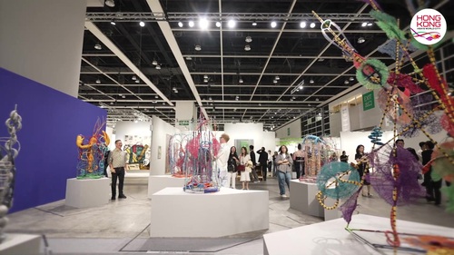 🖼️Art Basel Hong Kong 2026 concluded (Mar 29) on a high note, attracting over 91,000 collectors, institutions, and art lovers from around the world.🎨✨ From expansive installations to spectacular artworks and digital initiatives, rewind the highlights from Asia’s premier art fair.🌟  #hongkong #brandhongkong #asiasworldcity #megaevents #megaHK #ArtMarchHK #ArtBaselHongKong