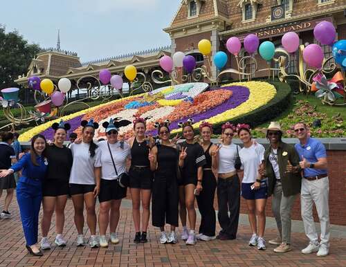 Disney magic meets rugby spirit!🏉✨ To celebrate the 50th anniversary of the legendary Hong Kong Sevens, Hong Kong Disneyland Resort welcomed international rugby teams for its epic "20th Anniversary – The Most Magical Party of All" during their visit to Hong Kong. Players were able to relax, meet Disney Friends and enjoy the attractions for an experience that embodied the sport's "No Side" spirit of respect and camaraderie. Another win-win for Hong Kong's mega event + tourism magic!🌟  #hongkong #brandhongkong #asiaworldcity #dynamic #hkdisneyland #hksevens