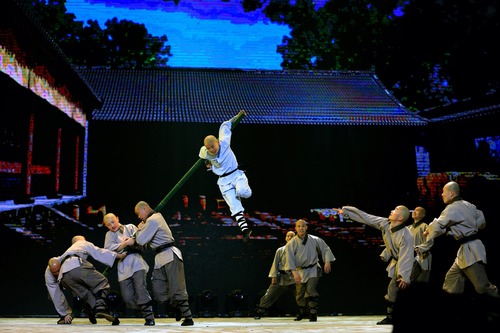 Get ready for a spectacular summer ☀️ at the International Arts Carnival (IAC)! The IAC (Jul 11 - Aug 17) features fun-filled educational programmes by overseas, Mainland and local arts groups and artists, including martial arts, acrobatics, dance, music, theatre and multimedia at venues across Hong Kong. Learn more: https://www.hkiac.gov.hk/2025/en/stage.html  精彩絕倫的國際綜藝合家歡陪你開心過暑假☀️ ！今年的國際綜藝合家歡（7月11日至8月17日）邀請多個海外、內地及本地藝團和藝術家呈獻一系列趣味盎然、富有教育意義的節目，包括武術、雜技、舞蹈、音樂、劇場、多媒體等。 了解更多 : https://www.hkiac.gov.hk/2025/tc/stage.html  @lcsdplusss #hongkong #brandhongkong #asiasworldcity#megaevents #megaHK #InternationalArtsCarnival #香港 #香港品牌 #亞洲國際都會 #盛事之都 #盛事香港 #國際綜藝合家歡