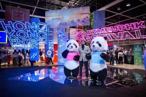 The Hong Kong FinTech Week x StartmeupHK Festival 2025 main conference ended on a high note (Nov 4) at the Hong Kong Convention and Exhibition Centre.🎉 Marking the 10th anniversary edition of both events, this collaborative celebration brought together global leaders, innovators and investors, reinforcing Hong Kong's status as a 'super connector' and 'super value-adder'. From HealthTech Forum to China-Global Innovation Forum, the event connected global venture capital and corporate innovation teams. A highlight of the main conference was the grand finale of the flagship Global Fast Track 2025 pitching competition, where over 700 applicants from 70 economies competed, culminating in an in-person final pitch at the main conference.💡  香港金融科技周 x StartmeupHK創業節2025主會議（11月4日）於香港會議展覽中心主論壇圓滿舉行。🎉今年兩大旗艦盛事踏入十周年慶典，首次攜手匯聚全球頂尖企業家、創業家及投資者，鞏固香港作為「超級聯繫人」和「超級增值人」的地位。論壇涵蓋健康科技和全球創科．智匯中國等多個領域，促進行業專家與初創企業深入交流。主論壇亮點包括旗艦活動全球Fast Track計劃2025的總決賽，來自70個經濟體逾700名參賽者激烈角逐，掀起創新熱潮！💡  #hongkong #brandhongkong #asiasworldcity #FintechWeek #StartmeupHK #Finance #IT #香港 #香港品牌 #亞洲國際都會 #香港金融科技周 #金融 #創新科技