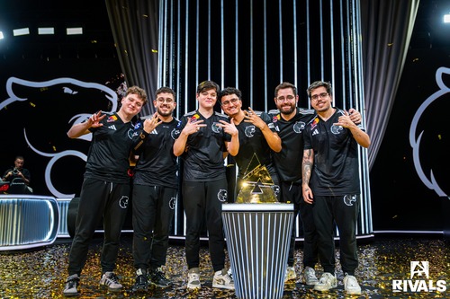 Having a blast!🎮🎉 The BLAST Premier Hong Kong Rivals 2025 wrapped up at AsiaWorld-Arena (Nov 16), attracting over 30,000 fans during three thrilling spectator days, solidifying Hong Kong’s status as a centre for international sports events. As the city's largest ever esports event and the first to be awarded the prestigious “M” Mark status — this tournament brought together eight teams from around the world competing fiercely for a share of the US$1 million prize pool. Brazil’s FURIA claimed the championship crown!  Photos: Esports Association of Hong Kong, China @esahk_hk   🎮BLAST Premier Hong Kong Rivals 2025於亞洲國際博覽館圓滿落幕（11月16日），為期三天的賽事吸引逾三萬名觀眾入場觀賽，進一步鞏固香港作為國際大型體育盛事之都的地位。✨作為香港歷來規模最大的電競賽事，同時亦是首個獲得「M」品牌認證的電競比賽，本次賽事匯聚八支世界頂尖戰隊，爭奪總值一百萬美元的獎金。賽事總冠軍由巴西戰隊FURIA奪得。  相片：中國香港電競總會  #hongkong #hk #brandhongkong #asiasworldcity #megaevents #megaHK #dynamic #Esports #BLAST #MMarkEvents #香港 #香港品牌 #亞洲國際都會 #盛事之都 #盛事香港 #活力澎湃 #電競 #BLAST #M品牌