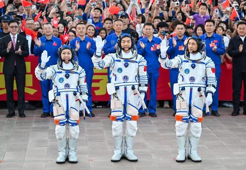 Reaching for the stars!🚀✨ Hong Kong's first astronaut, Dr Lai Ka-ying, made history when she blasted into space aboard the Shenzhou-23 manned spaceship on May 24, marking a remarkable milestone for Hong Kong and a new chapter in the city’s innovation and technology development. This achievement also reflects Hong Kong’s growing role in national development under China’s 15th Five-Year Plan. During their mission, Dr Lai and the crew will remain in the Tiangong space station to carry out a range of experiments and applications. Wishing the Shenzhou-23 mission every success!🎉👏  星空浩瀚，逐夢遠航。🚀✨香港首位航天員黎家盈博士於5月24日乘坐神舟二十三號載人飛船升空，創下重要里程碑，亦標誌着本港創新科技發展邁向新一頁。這項成就同時展現香港在國家「十五五」規劃下，更好融入和服務國家發展大局。任務期間，黎家盈博士將與乘組人員駐留天宮空間站，開展多項實驗及應用項目。祝願神舟二十三號任務圓滿成功！🎉👏  #hongkong #brandhongkong #asiasworldcity #hkastronaut #香港 #香港品牌 #亞洲國際都會 #香港載荷專家 #香港航天員