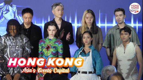A stylish and unforgettable summer awaits in Hong Kong!☀️ Fashionistas can explore the latest in global fashion and creativity at Hong Kong Fashion Fest and CENTRESTAGE👗✨, while panda lovers are invited to celebrate the second birthday of giant panda twins Elder Sister Jia Jia and Little Brother De De at Ocean Park.🐼🎂 Culture enthusiasts can explore more than 600 years of history at The Forbidden City and the World: Cultural Encounters exhibition. And, don’t miss the special limited edition Ngong Ping 360 night cable car ride to admire Lantau Island’s evening scenery and the illuminated Big Buddha, part of the attraction’s 20th anniversary celebrations.🌟  Acknowledgments: The Hong Kong Jockey Club @hkjc_community  Hong Kong Palace Museum @hongkongpalacemuseum  Volleyball Association of Hong Kong, China @vbahk  Informa Markets @informamarketsasia  Ngong Ping 360 @np360hk  HKTDC @hktdclifestyle  The Chamber of HK Computer Industry @hkccfexpo   齊來投入香港今個時尚又難忘的夏日！☀️時尚愛好者可參與香港時裝薈及香港國際時尚匯展，探索環球時尚潮流與創意設計👗✨；大熊貓粉絲則可到香港海洋公園，為大熊貓龍鳳胎家姐「加加」及細佬「得得」慶祝兩歲生日。🐼🎂喜愛文化歷史的朋友，不妨參觀「紫禁城看世界──中外文化交流與互鑒」展覽，細味逾600年的歷史故事。別忘了在昂坪360的二十周年慶祝活動期間，體驗限定纜車夜航，欣賞大嶼山醉人夜色與天壇大佛亮燈景致，為今個夏日留下獨特回憶！🌟  鳴謝： 香港賽馬會 香港故宮文化博物館 中國香港排球總會 Informa Markets in Asia 昂坪360 香港貿發局 香港電腦商會  #hongkong #brandhongkong #asiasworldcity #dynamichk #megaevents #megaHK #香港 #香港品牌 #亞洲國際都會 #活力澎湃 #盛事之都 #盛事香港