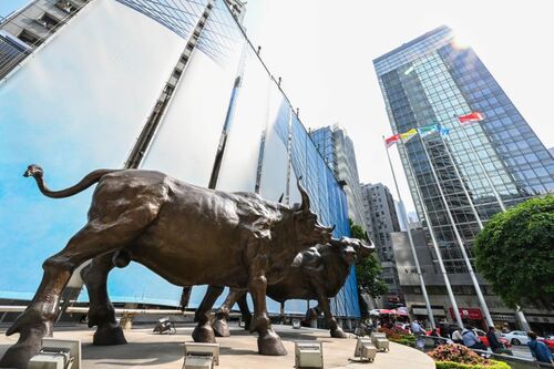 Three cheers for Hong Kong’s capital market development! A trio of new initiatives recently announced by #CSRC (Sep 2) will expand mutual access between HK and Mainland China markets. They include: -    More overseas companies that have primary listing in HK to be included in southbound Stock Connect -    Support for #HKEX to introduce RMB securities trading counter under southbound trading of Stock Connect -    Mainland government bond futures to be issued in HK  They will give investors more choice, attract overseas listings in HK and enhance the city’s competitiveness as an offshore RMB trading hub and global financial market.   https://lnkd.in/gzE2XzmX #hongkong #brandhongkong #asiasworldcity #FinancialHub #StockExchange #StockConnect #HKEX #RMB