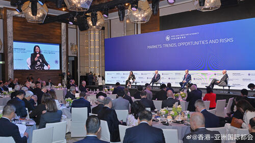 第四届国际金融领袖投资峰会(11月3-5日)圆满举行。为期三日的峰会汇聚约300位国际金融领袖，当中包括超过100位集团主席或行政总裁。今年的主峰会以“驾驭变局　砥砺前行”为主题。讨论议题包括近期全球经贸、金融市场，以及科技和创新的主要发展。“与国际投资者对话”研讨会(11月5日) 邀得20多位全球 ​