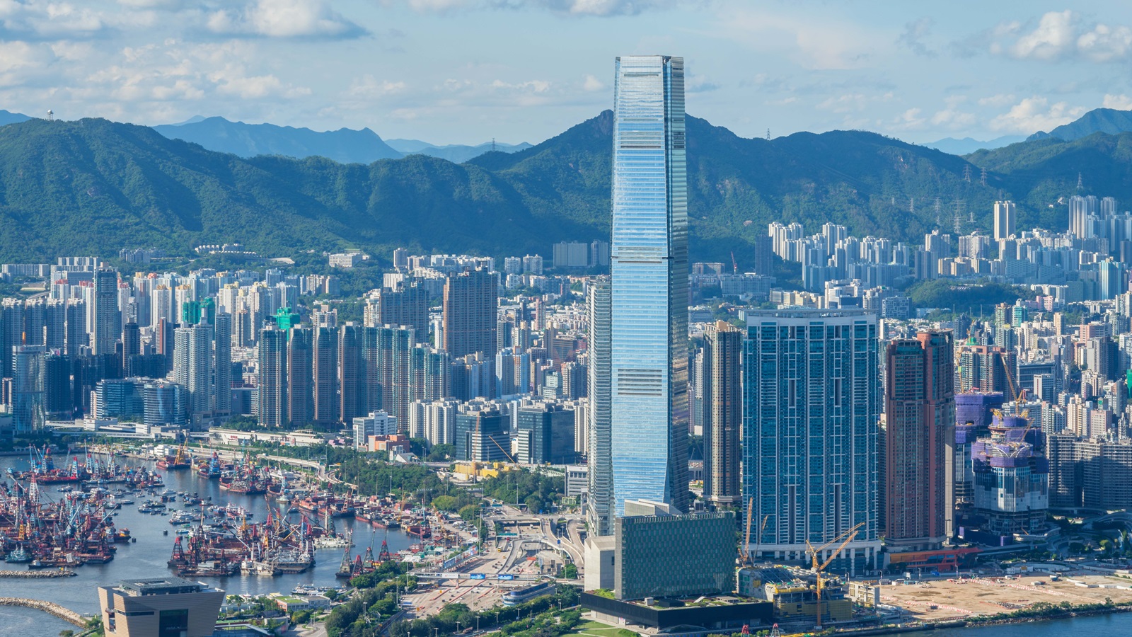 环球贸易广场 (2025)