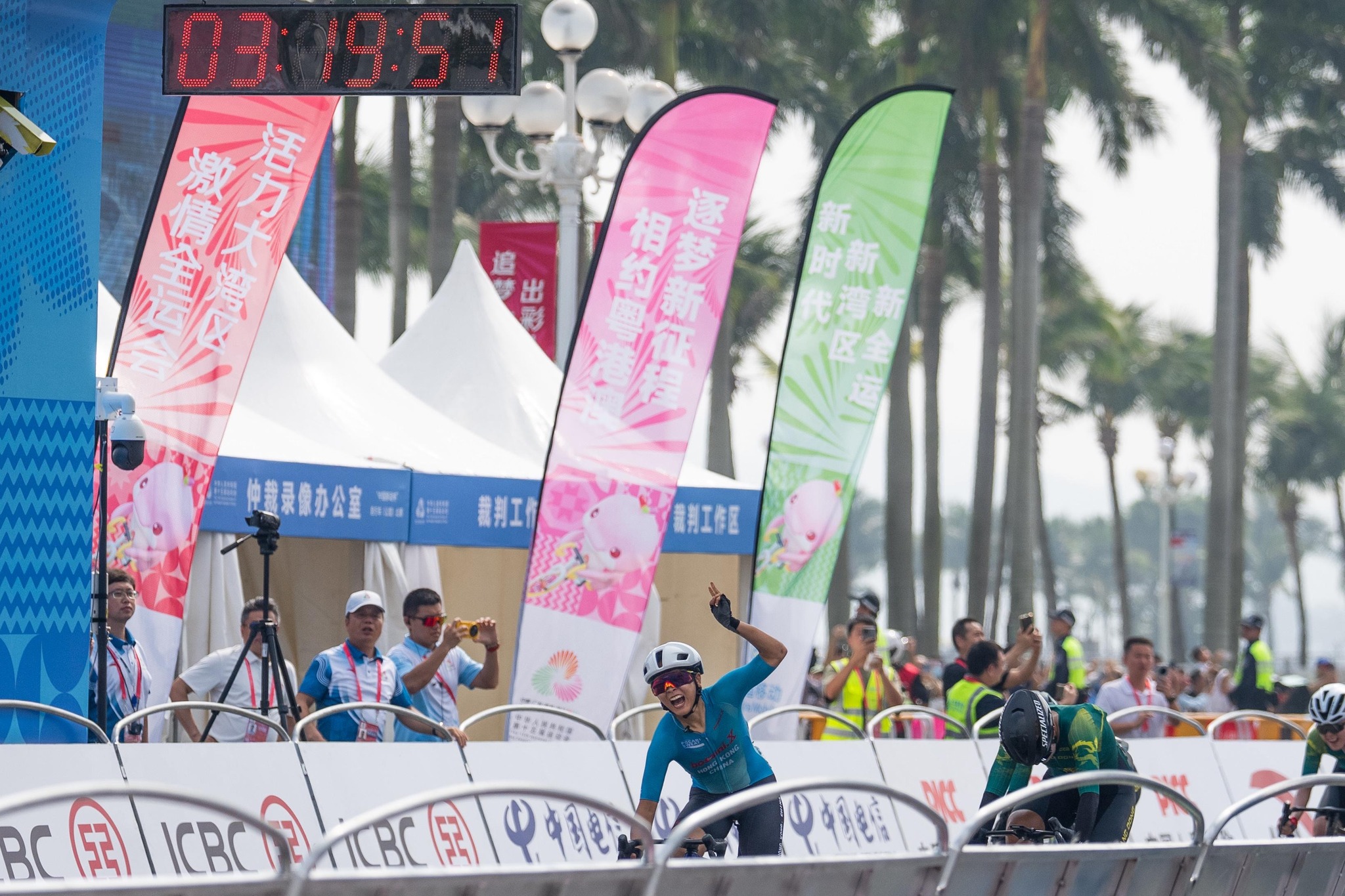 李思颖于第十五届全国运动会卫冕成功，勇夺女子公路自行车个人赛金牌。 (2025) 相片：康乐及文化事务署