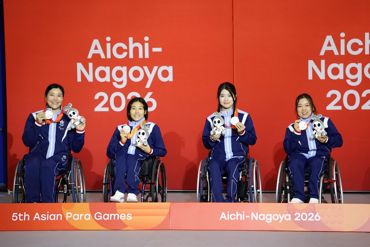 HK bags 3 silver, 6 bronze