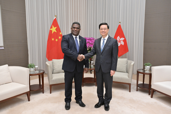 CE meets Deputy PM of Vanuatu