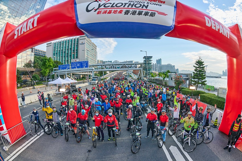 Thousands of cycling enthusiasts and professionals took part in the event.