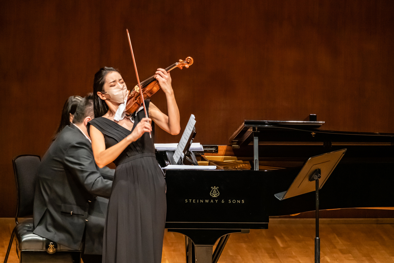 Zia Shin is a violinist representing South Korea, who has astounded the world through her international accomplishments, without studying abroad. She performs Franck's Sonata in A Major and Vitali's Chaconne in G minor in the music event.