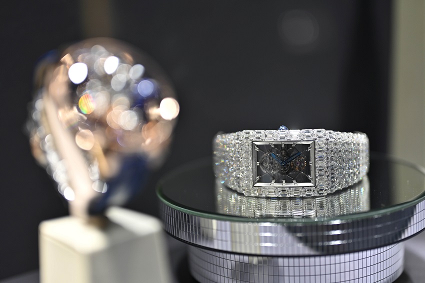 The fair showcased an array of luxury and fashion watches.