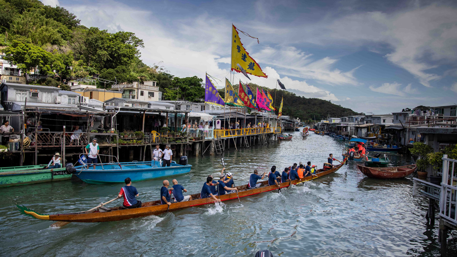 “River Parade Go!” will be held on December 26 where 10 distinctive dragon boats will join the procession along the waterway.