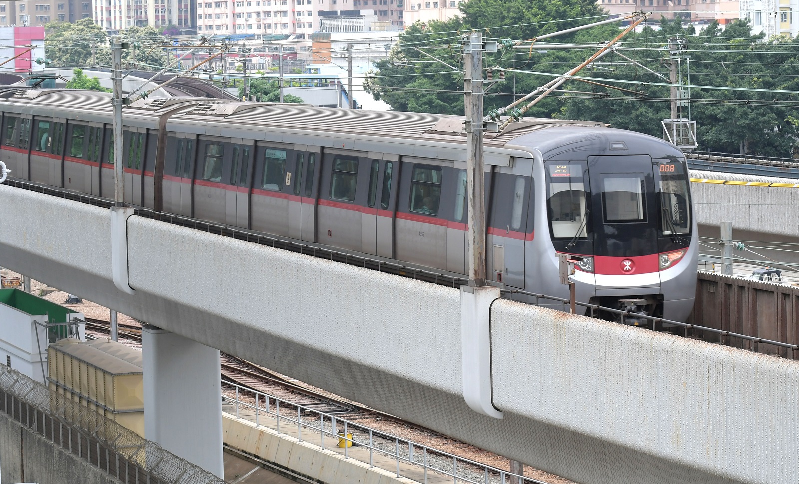 Mass Transit Railway (MTR) train in operation.  (2017)