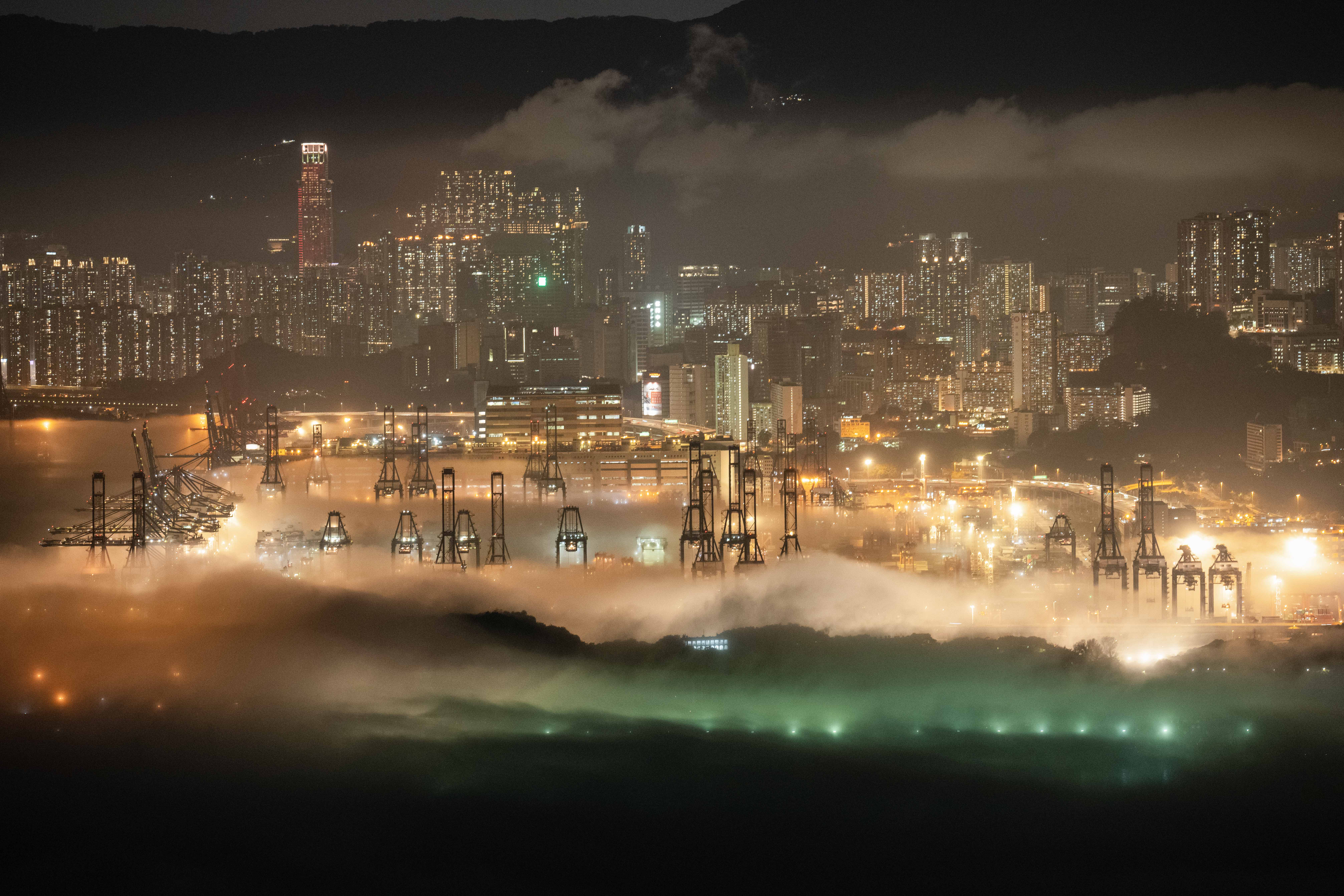 迷霧中的香港景色（2023）