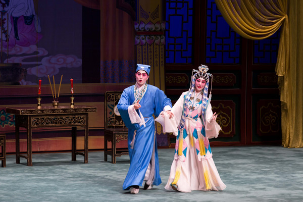 Cantonese opera performance paying tribute to Sit Kok-sin